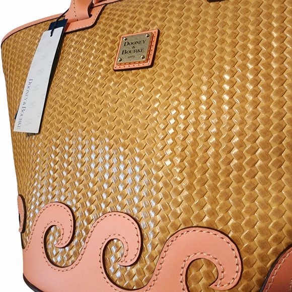 Dooney & Bourke  Purse - Picture 3 of 9